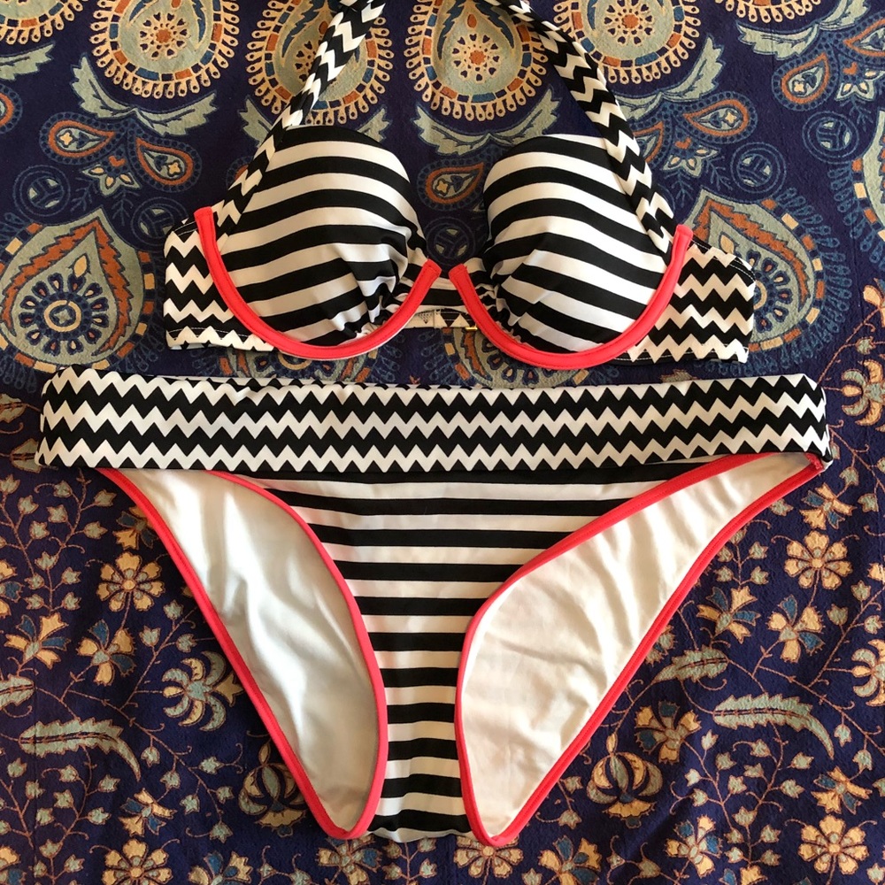 VS 🖤 Black & White Striped Bikini 🖤